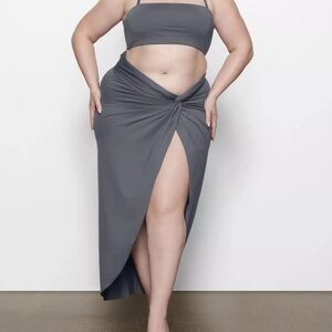 SKIMS SIGNATURE SWIM SARONG SKIRT IN GUNMETAL XL NWT